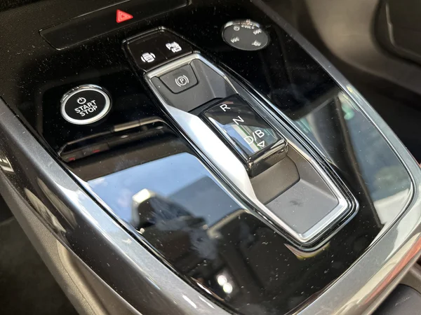 AUDI Q4 e-tron (2023) — foto 3 van 19