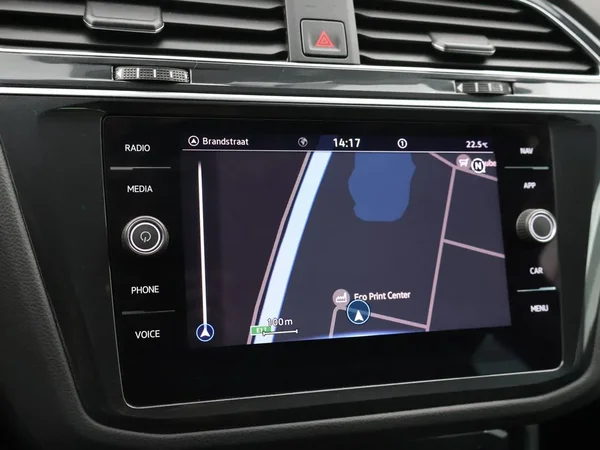 Volkswagen Tiguan (2021) — foto 6 van 27