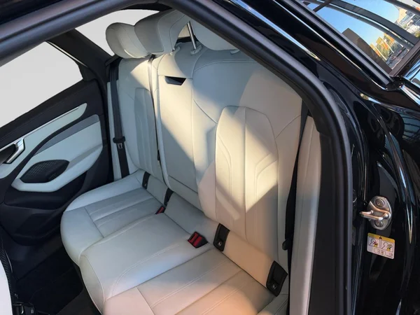 AUDI A6 Avant Dsl (2026) — foto 10 van 24