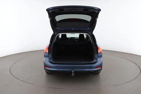 Ford Focus (2021) — foto 7 van 16