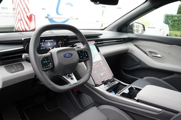 Ford Capri (2024) — foto 4 van 26
