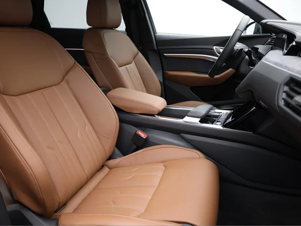 AUDI Q8 e-tron Sportback (2025) — foto 20 van 25