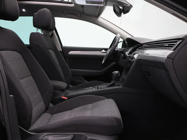 Volkswagen Passat (2020) — foto 2 van 33