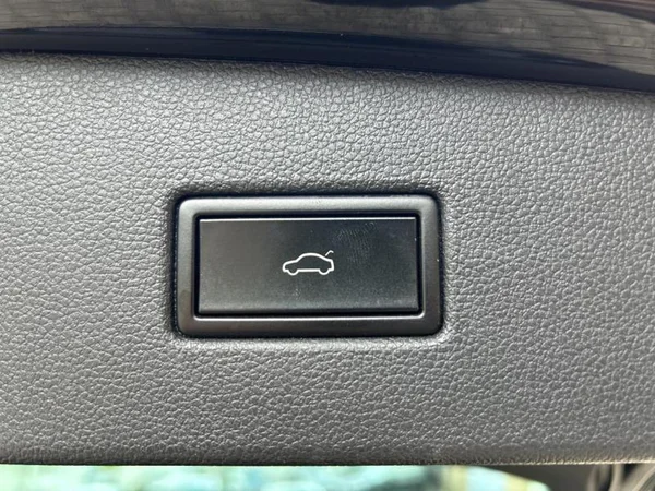 VOLKSWAGEN Tiguan (2021) — foto 7 van 32