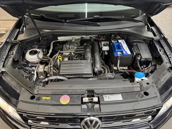 VOLKSWAGEN Tiguan (2018) — foto 15 van 24