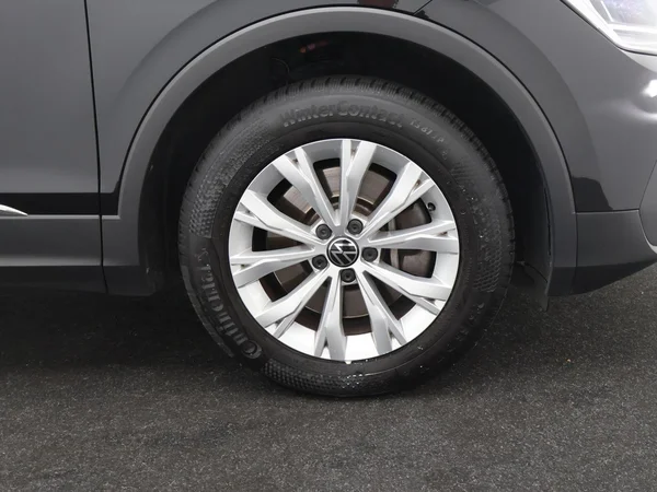 VOLKSWAGEN Tiguan eHybrid (PHEV) (2022) — foto 22 van 27