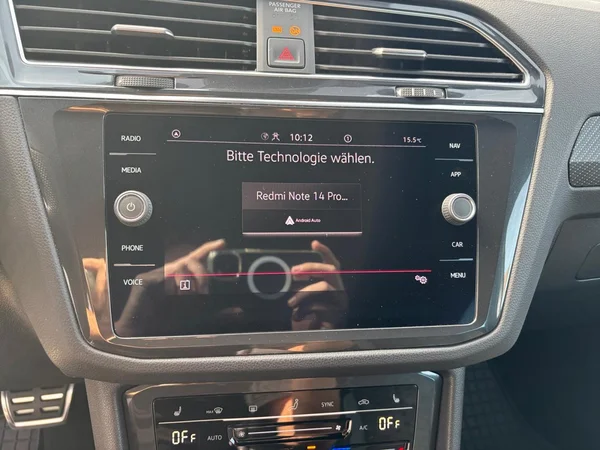 VOLKSWAGEN Tiguan (2021) — foto 5 van 24