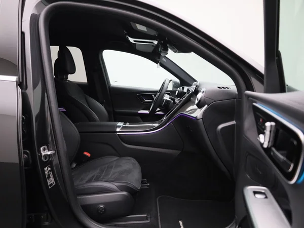 Mercedes-Benz GLC (2025) — foto 38 van 54
