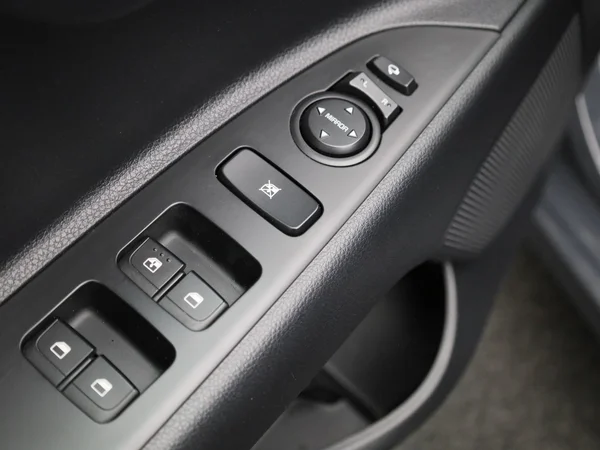Kia Rio (2023) — foto 20 van 37