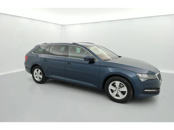 SKODA Superb Combi (2023) — foto 4 van 36