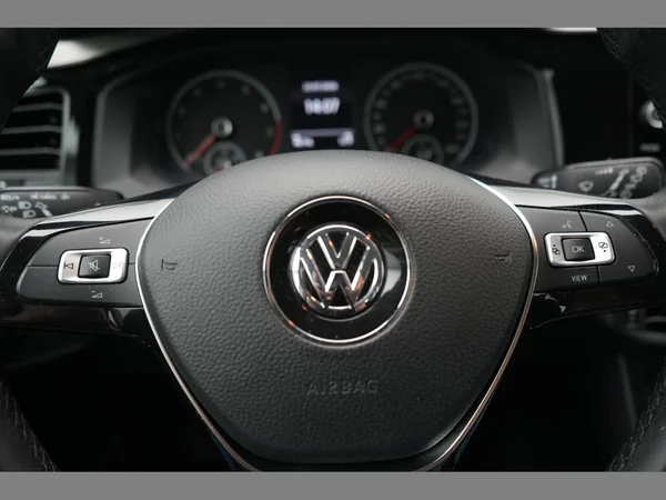 VOLKSWAGEN Polo (2018) — foto 9 van 25
