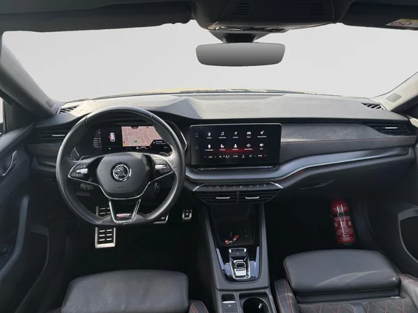 SKODA Octavia Combi RS (2022) — foto 2 van 24
