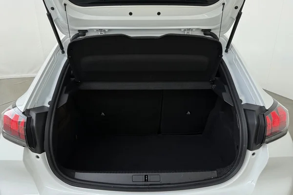 Peugeot 208 (2022) — foto 14 van 18