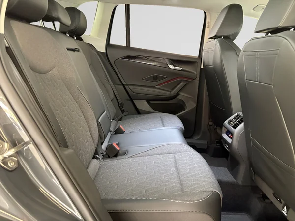 VOLKSWAGEN Tiguan (2026) — foto 3 van 24