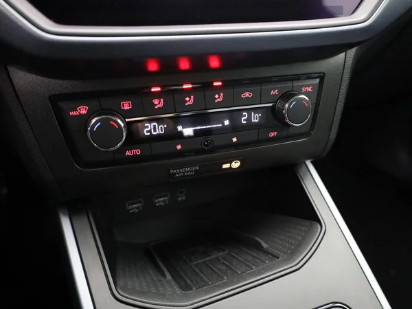 SEAT Arona (2019) — foto 9 van 20