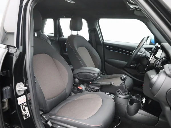 MINI One (2022) — foto 20 van 32
