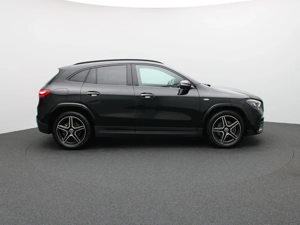 Mercedes-Benz GLA (2025) — foto 34 van 37