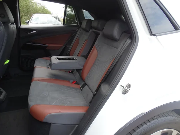 Volkswagen ID.4 (2021) — foto 9 van 26