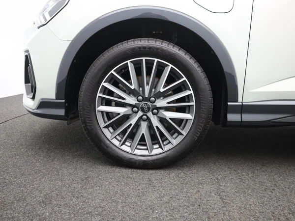 AUDI Q3 Sportback PHEV (2024) — foto 4 van 23