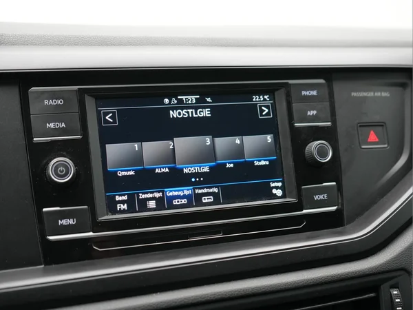 VOLKSWAGEN Polo (2022) — foto 18 van 36