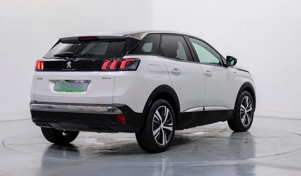 Peugeot 3008 PHEV (2023) — foto 45 van 54