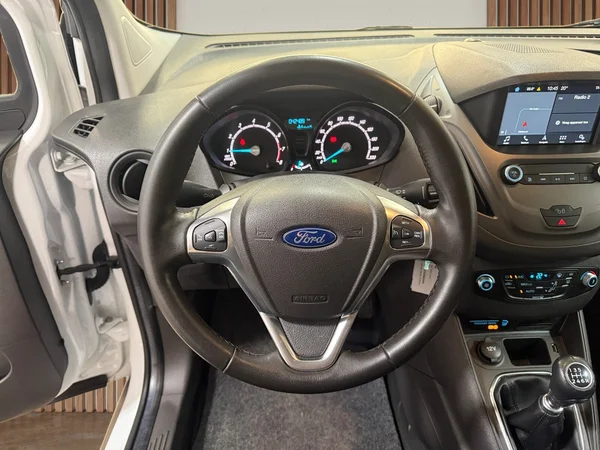 Ford Transit-Courier (2020) — foto 6 van 29