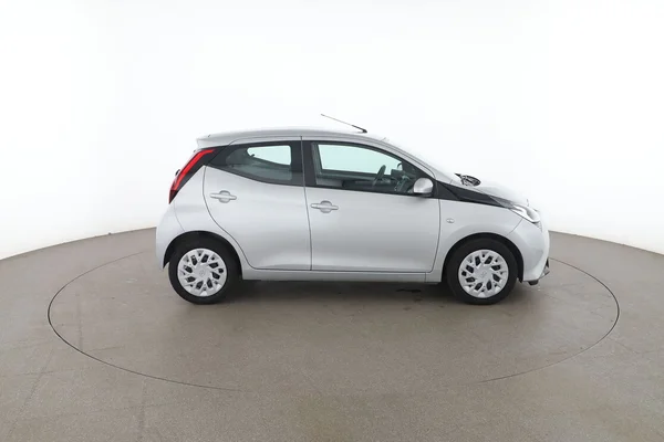 Toyota Aygo (2022) — foto 13 van 16