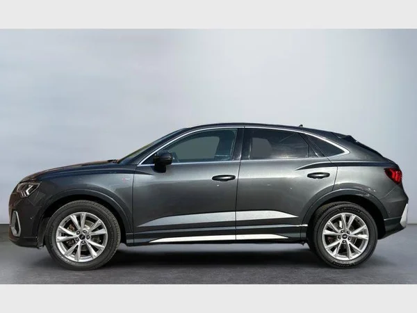 Audi Q3 Sportback (2023) — foto 31 van 33