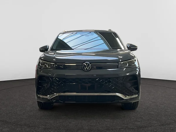 VOLKSWAGEN Tiguan (2024) — foto 10 van 15