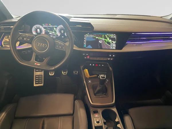 AUDI A3 Sportback (2024) — foto 3 van 20