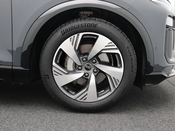 AUDI Q6 e-tron (2025) — foto 20 van 21
