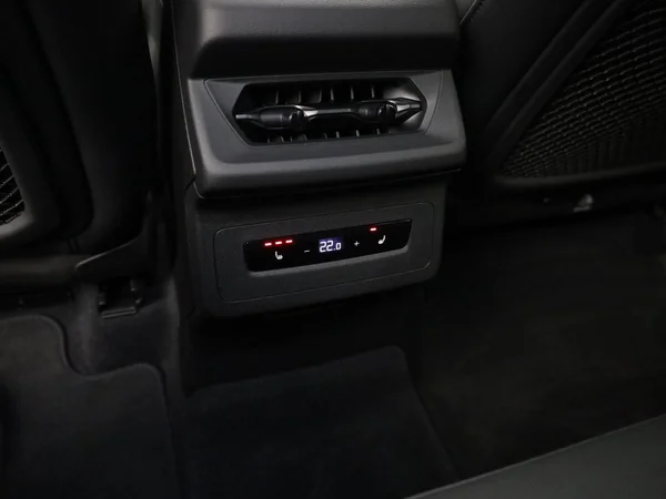 AUDI Q6 e-tron (2026) — foto 7 van 27