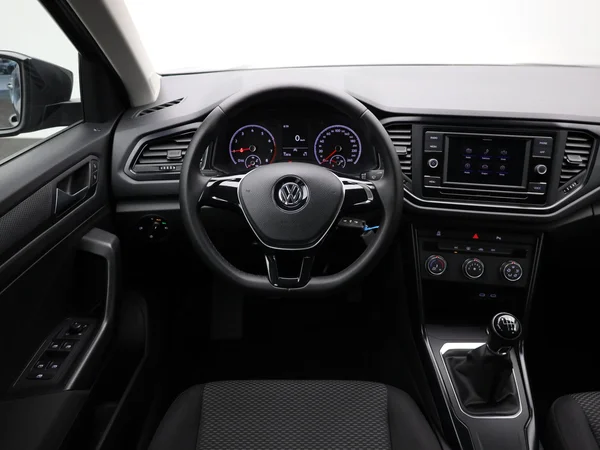 VOLKSWAGEN T-Roc (2019) — foto 15 van 17