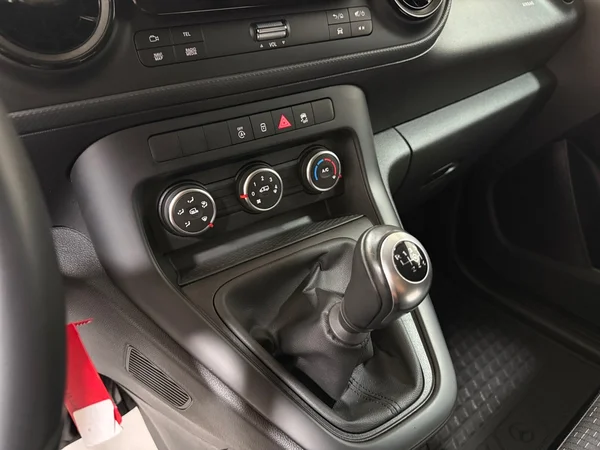 Mercedes-Benz Citan (2024) — foto 8 van 28