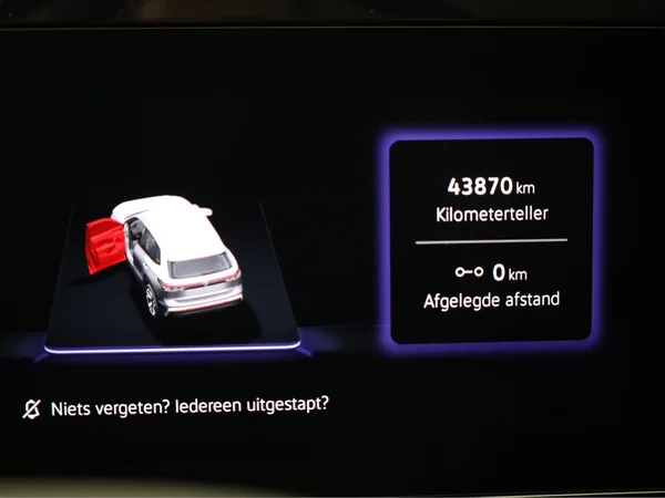 VOLKSWAGEN Tiguan (2024) — foto 9 van 23
