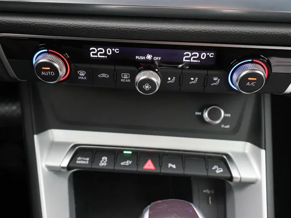 Audi Q3 (2023) — foto 14 van 26