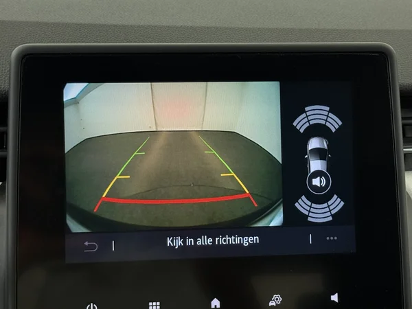 RENAULT Clio (2021) — foto 11 van 26