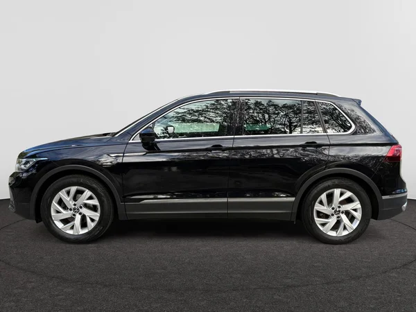 VOLKSWAGEN Tiguan (2021) — foto 12 van 24
