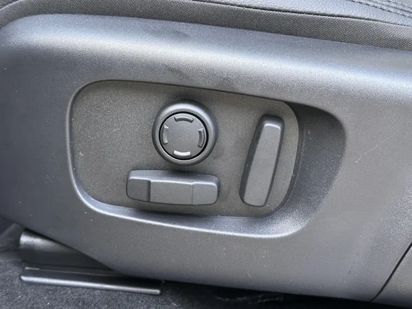Land Rover Discovery Sport (2026) — foto 17 van 32