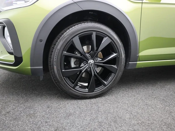 VOLKSWAGEN Taigo (2022) — foto 3 van 20