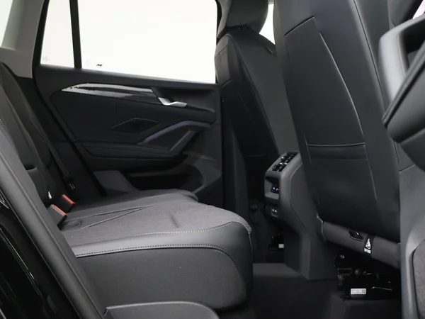 VOLKSWAGEN Tiguan (2025) — foto 3 van 21