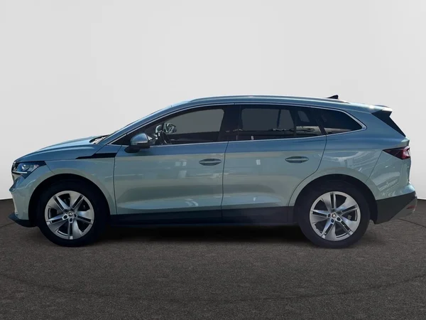 SKODA Enyaq (2023) — foto 13 van 22