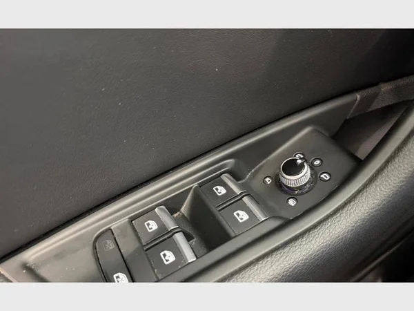 Audi A4 (2022) — foto 17 van 26