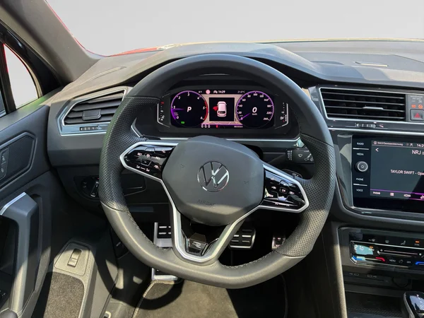 VOLKSWAGEN Tiguan (2022) — foto 7 van 24
