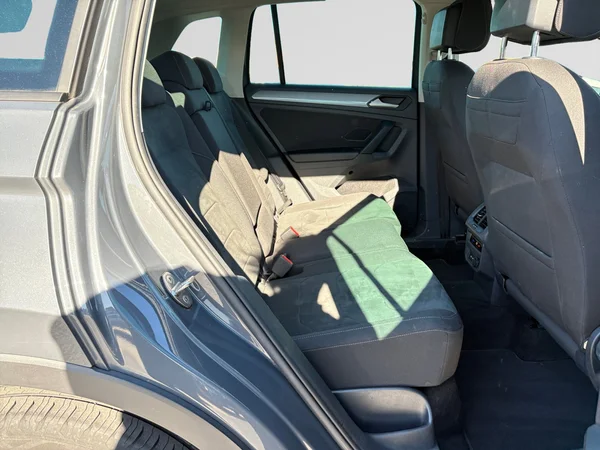 VOLKSWAGEN Tiguan (2022) — foto 15 van 23