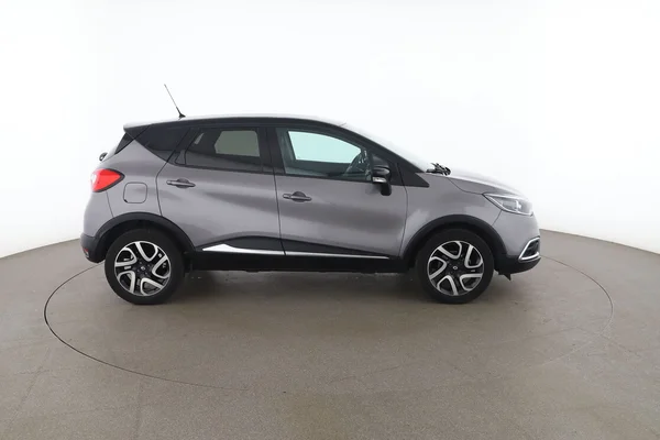 Renault Captur (2015) — foto 13 van 16