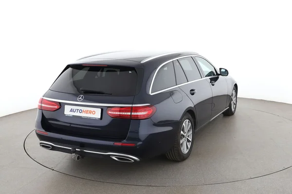 Mercedes-Benz E-Klasse (2022) — foto 12 van 16