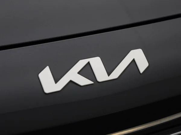 Kia Rio (2023) — foto 24 van 38
