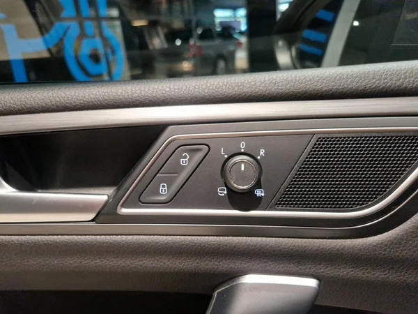 VOLKSWAGEN Golf Sportsvan (2020) — foto 16 van 26