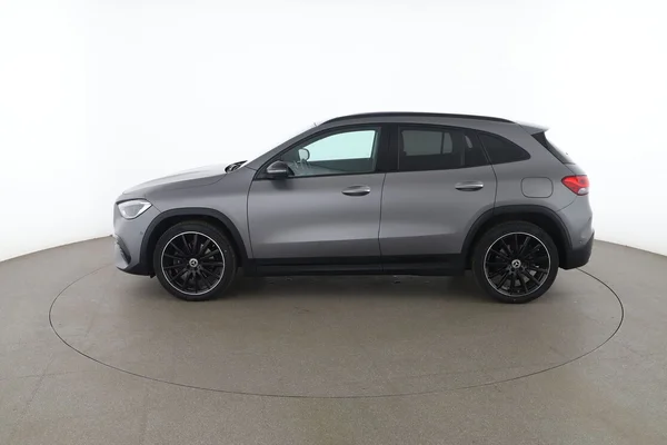 Mercedes-Benz GLA-Klasse (2023) — foto 9 van 16